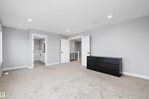 4229 Veterans Way, Edmonton, AB - Indoor