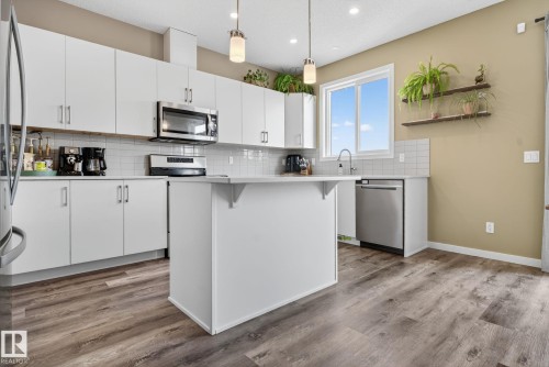 211 Sturtz Bend, Leduc, AB - Indoor Photo Showing Kitchen With Stainless Steel Kitchen With Upgraded Kitchen