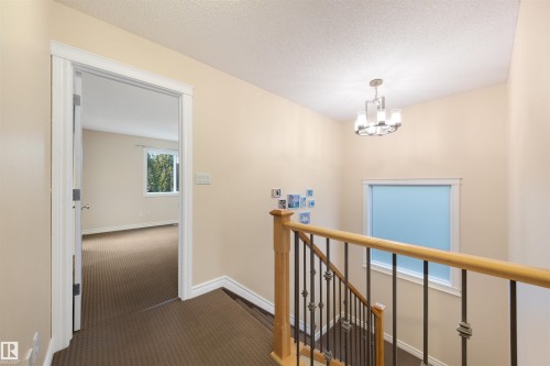 2708 Miles Place, Edmonton, AB - Indoor Photo Showing Other Room