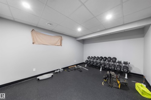 2708 Miles Place, Edmonton, AB - Indoor