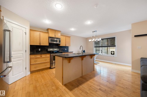 2708 Miles Place, Edmonton, AB - Indoor Photo Showing Kitchen