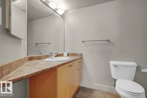 226 13111 140 Avenue, Edmonton, AB - Indoor Photo Showing Bathroom