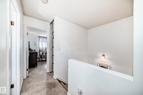 18611 66 Avenue, Edmonton, AB - Indoor Photo Showing Other Room