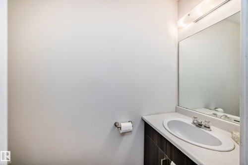 18611 66 Avenue, Edmonton, AB - Indoor Photo Showing Bathroom