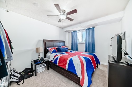 18611 66 Avenue, Edmonton, AB - Indoor Photo Showing Bedroom