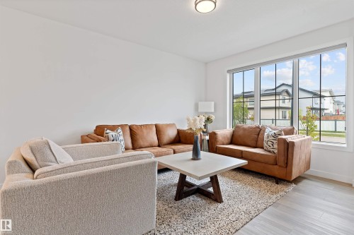 182 Caledonia Drive, Leduc, AB - Indoor Photo Showing Living Room