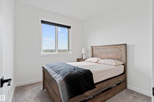 182 Caledonia Drive, Leduc, AB - Indoor Photo Showing Bedroom