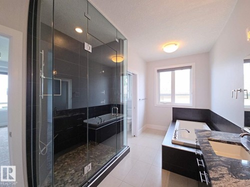 3310 Watson Bay, Edmonton, AB - Indoor Photo Showing Bathroom