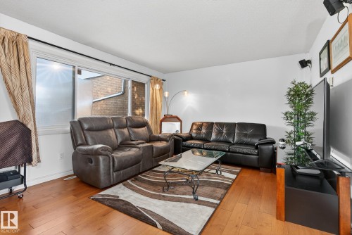 5741 144 Avenue, Edmonton, AB - Indoor Photo Showing Living Room