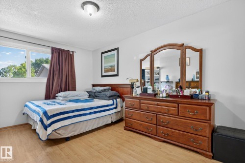 5741 144 Avenue, Edmonton, AB - Indoor Photo Showing Bedroom