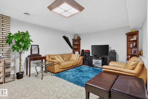 5741 144 Avenue, Edmonton, AB - Indoor Photo Showing Living Room