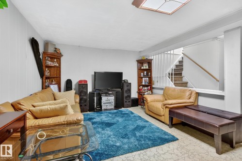 5741 144 Avenue, Edmonton, AB - Indoor Photo Showing Living Room