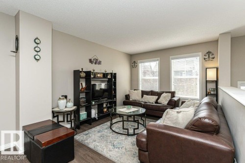 45 7385 Edgemont Way, Edmonton, AB - Indoor Photo Showing Living Room