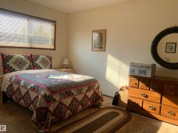 Bedroom with carpet floors - 