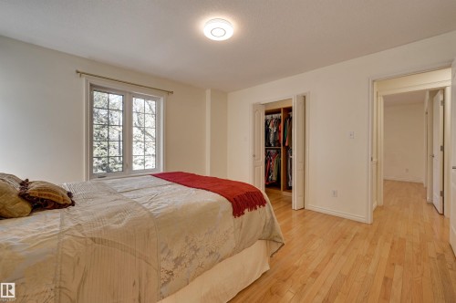 11729 71A Avenue, Edmonton, AB - Indoor Photo Showing Bedroom