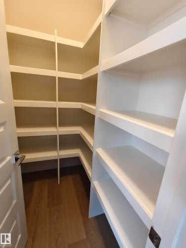 9527 75 Avenue, Edmonton, AB - Indoor With Storage