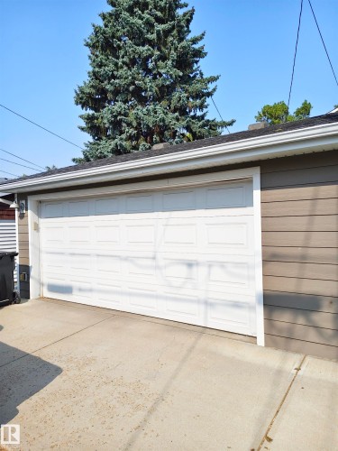 9527 75 Avenue, Edmonton, AB - Outdoor With Exterior