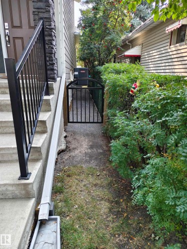 9527 75 Avenue, Edmonton, AB - Outdoor