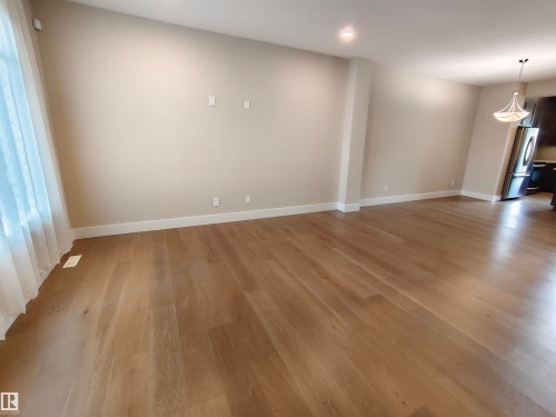 9527 75 Avenue, Edmonton, AB - Indoor Photo Showing Other Room