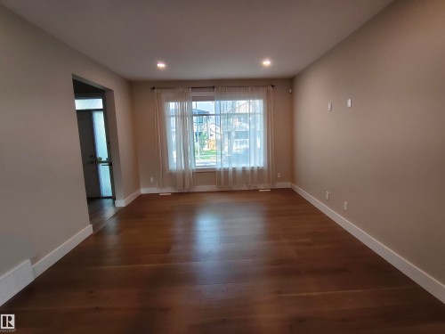 9527 75 Avenue, Edmonton, AB - Indoor Photo Showing Other Room