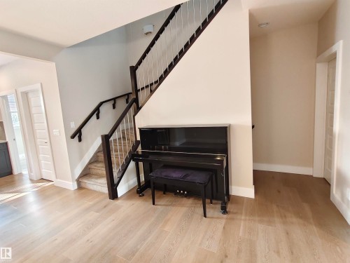 9527 75 Avenue, Edmonton, AB - Indoor