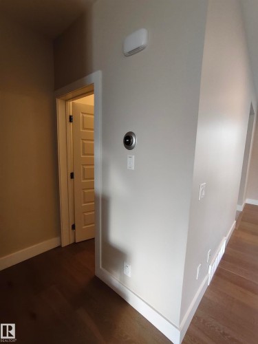 9527 75 Avenue, Edmonton, AB - Indoor Photo Showing Other Room