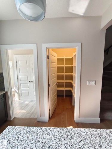 9527 75 Avenue, Edmonton, AB - Indoor Photo Showing Bedroom