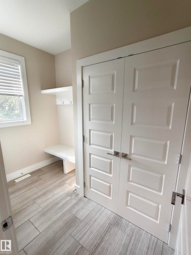 9527 75 Avenue, Edmonton, AB - Indoor Photo Showing Other Room