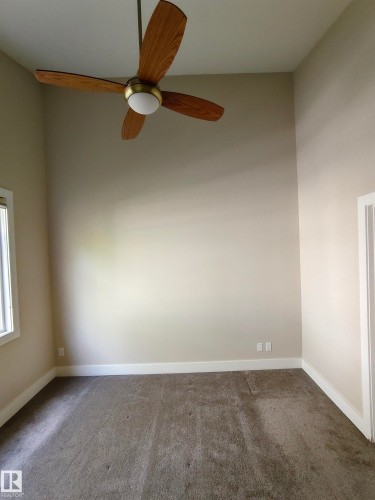 9527 75 Avenue, Edmonton, AB - Indoor Photo Showing Other Room