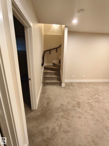 9527 75 Avenue, Edmonton, AB - Indoor Photo Showing Other Room