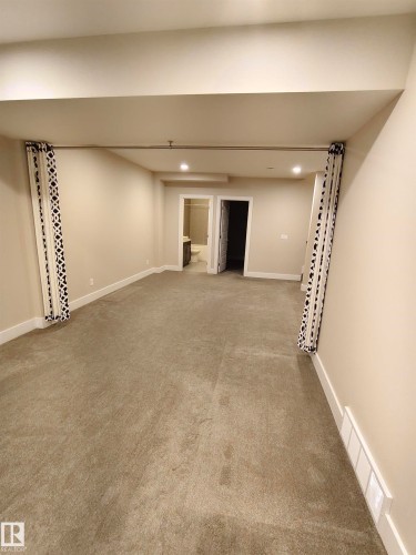 9527 75 Avenue, Edmonton, AB - Indoor Photo Showing Other Room