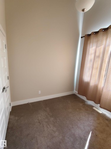 9527 75 Avenue, Edmonton, AB - Indoor Photo Showing Other Room