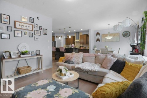 1928 51 Street, Edmonton, AB - Indoor Photo Showing Living Room