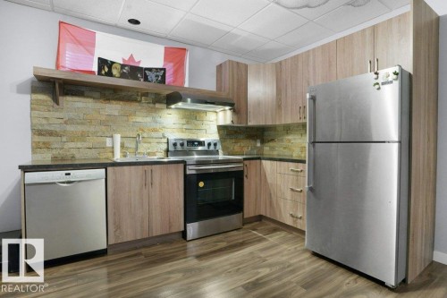 1928 51 Street, Edmonton, AB - Indoor Photo Showing Kitchen