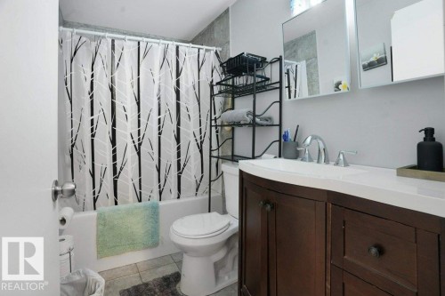 1928 51 Street, Edmonton, AB - Indoor Photo Showing Bathroom