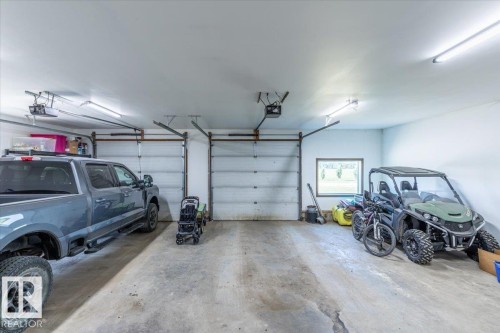 27318 Twp Road 482, Rural Leduc County, AB - Indoor Photo Showing Garage