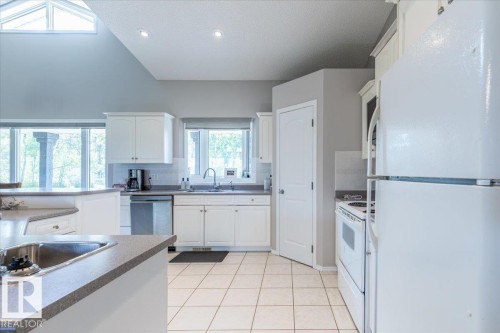 27318 Twp Road 482, Rural Leduc County, AB - Indoor Photo Showing Kitchen