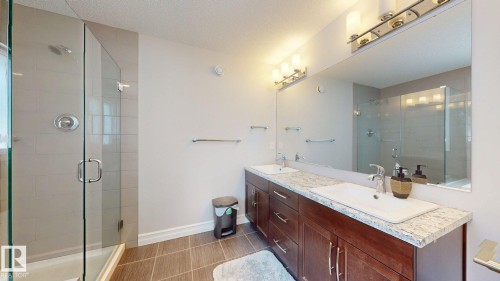 1245 26A Street, Edmonton, AB - Indoor Photo Showing Bathroom