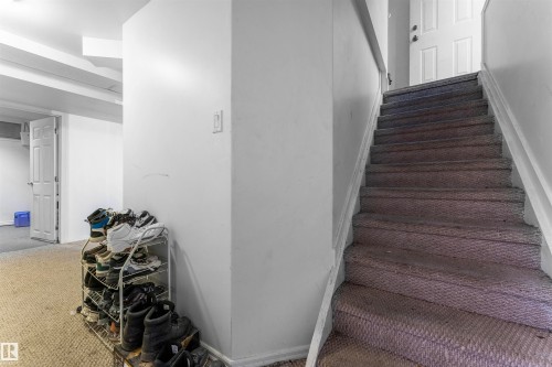 1027 61 Street, Edmonton, AB - Indoor Photo Showing Other Room