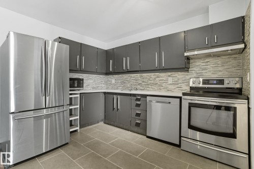 3 10032 113 Street, Edmonton, AB - Indoor Photo Showing Kitchen With Stainless Steel Kitchen With Upgraded Kitchen