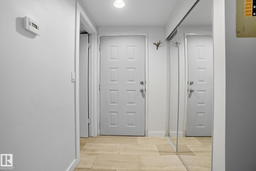 3 10032 113 Street, Edmonton, AB - Indoor Photo Showing Other Room