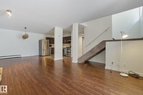 3 10032 113 Street, Edmonton, AB - Indoor