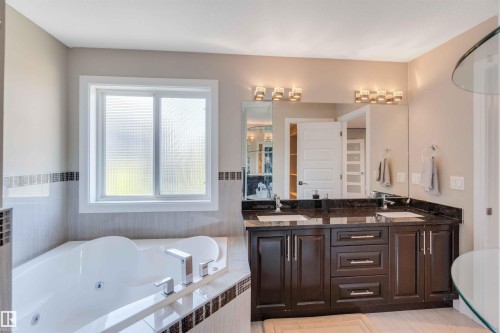 3948 Claxton Loop, Edmonton, AB - Indoor Photo Showing Bathroom