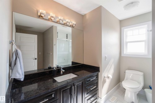 3948 Claxton Loop, Edmonton, AB - Indoor Photo Showing Bathroom