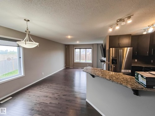 12530 172 Avenue Nw, Edmonton, AB - Indoor Photo Showing Kitchen