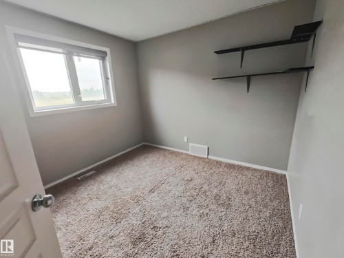 12530 172 Avenue Nw, Edmonton, AB - Indoor Photo Showing Other Room