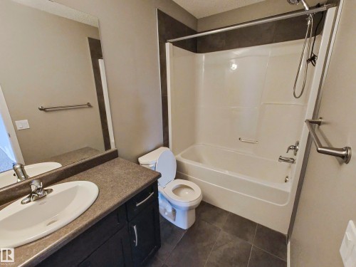 12530 172 Avenue Nw, Edmonton, AB - Indoor Photo Showing Bathroom