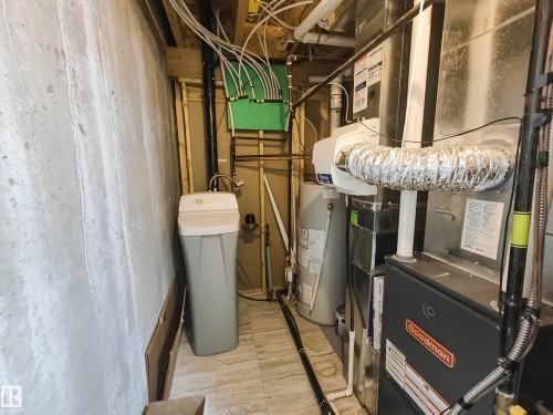 12530 172 Avenue Nw, Edmonton, AB - Indoor Photo Showing Laundry Room