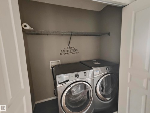 12530 172 Avenue Nw, Edmonton, AB - Indoor Photo Showing Laundry Room