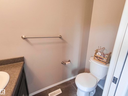 12530 172 Avenue Nw, Edmonton, AB - Indoor Photo Showing Bathroom